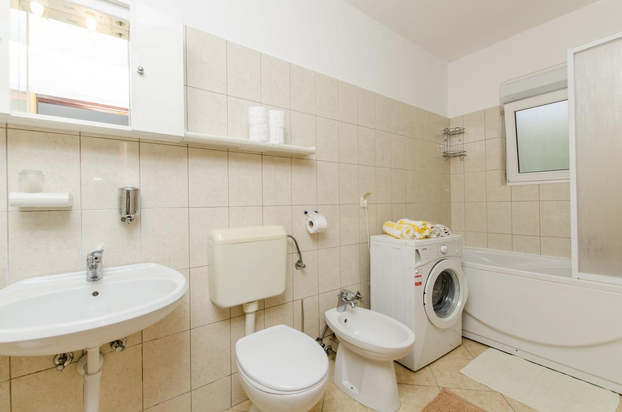 Apartment Danijela Primosten Luaran gambar